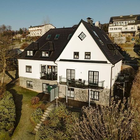 Haus Aussicht - Ferienwohnungen Velden フェルデン・アム・ヴェルターゼー エクステリア 写真
