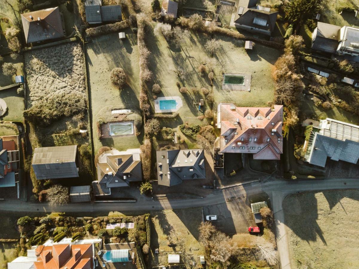 Haus Aussicht - Ferienwohnungen Velden フェルデン・アム・ヴェルターゼー エクステリア 写真