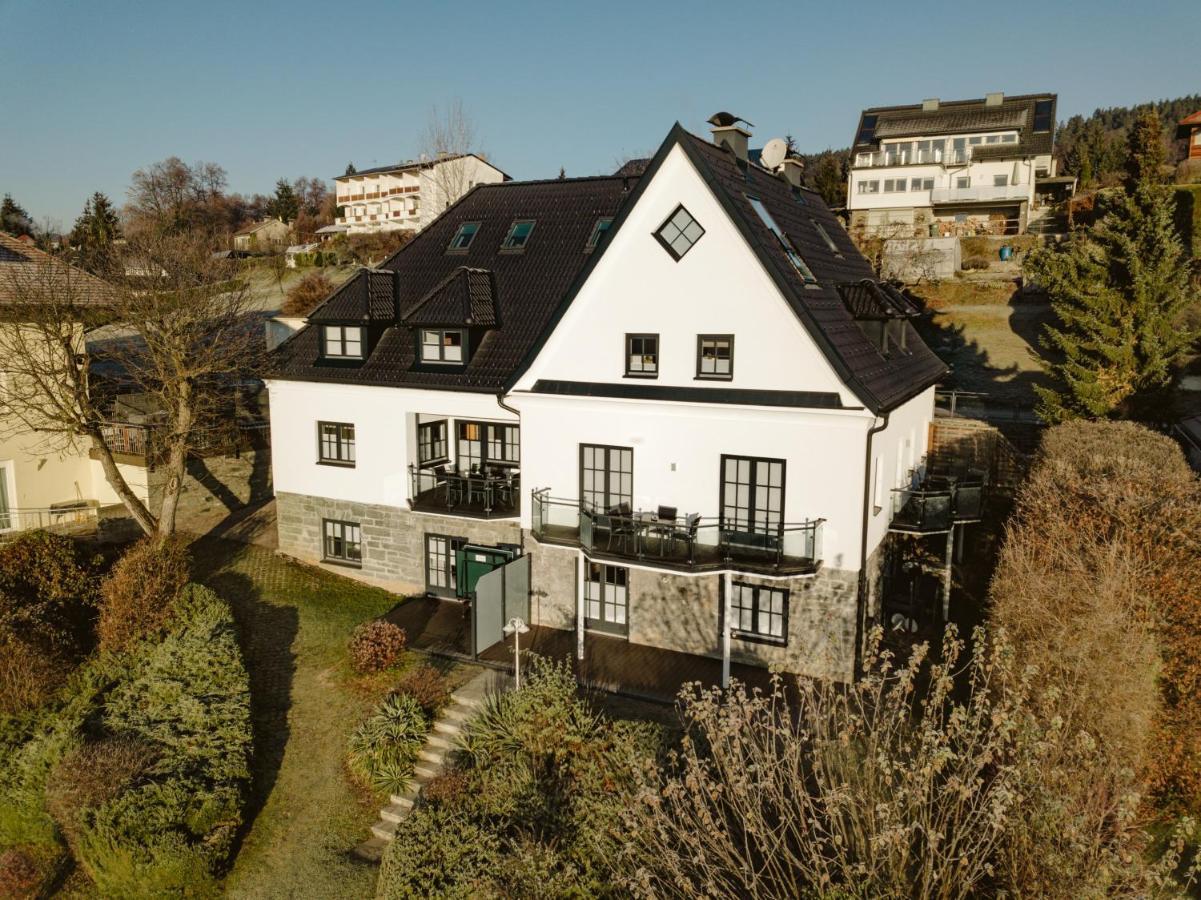 Haus Aussicht - Ferienwohnungen Velden フェルデン・アム・ヴェルターゼー エクステリア 写真
