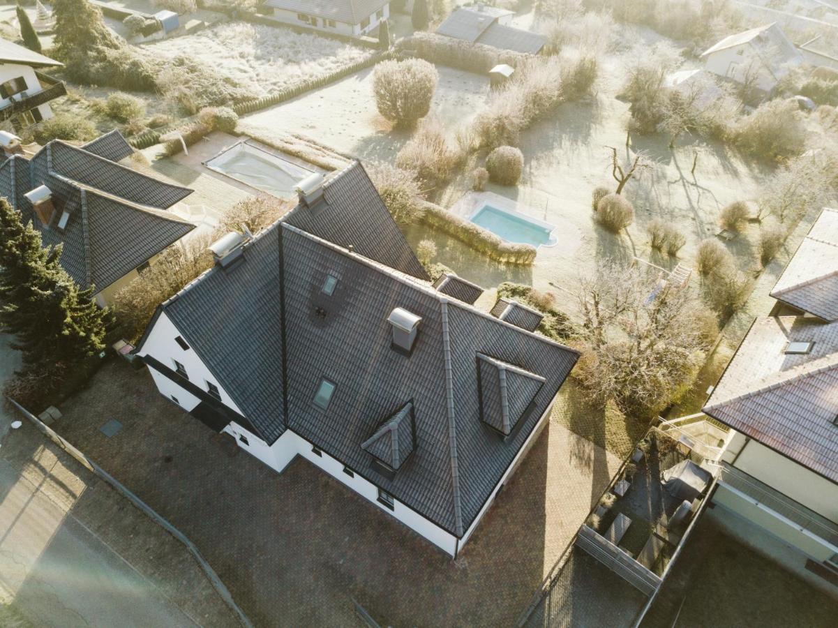 Haus Aussicht - Ferienwohnungen Velden フェルデン・アム・ヴェルターゼー エクステリア 写真