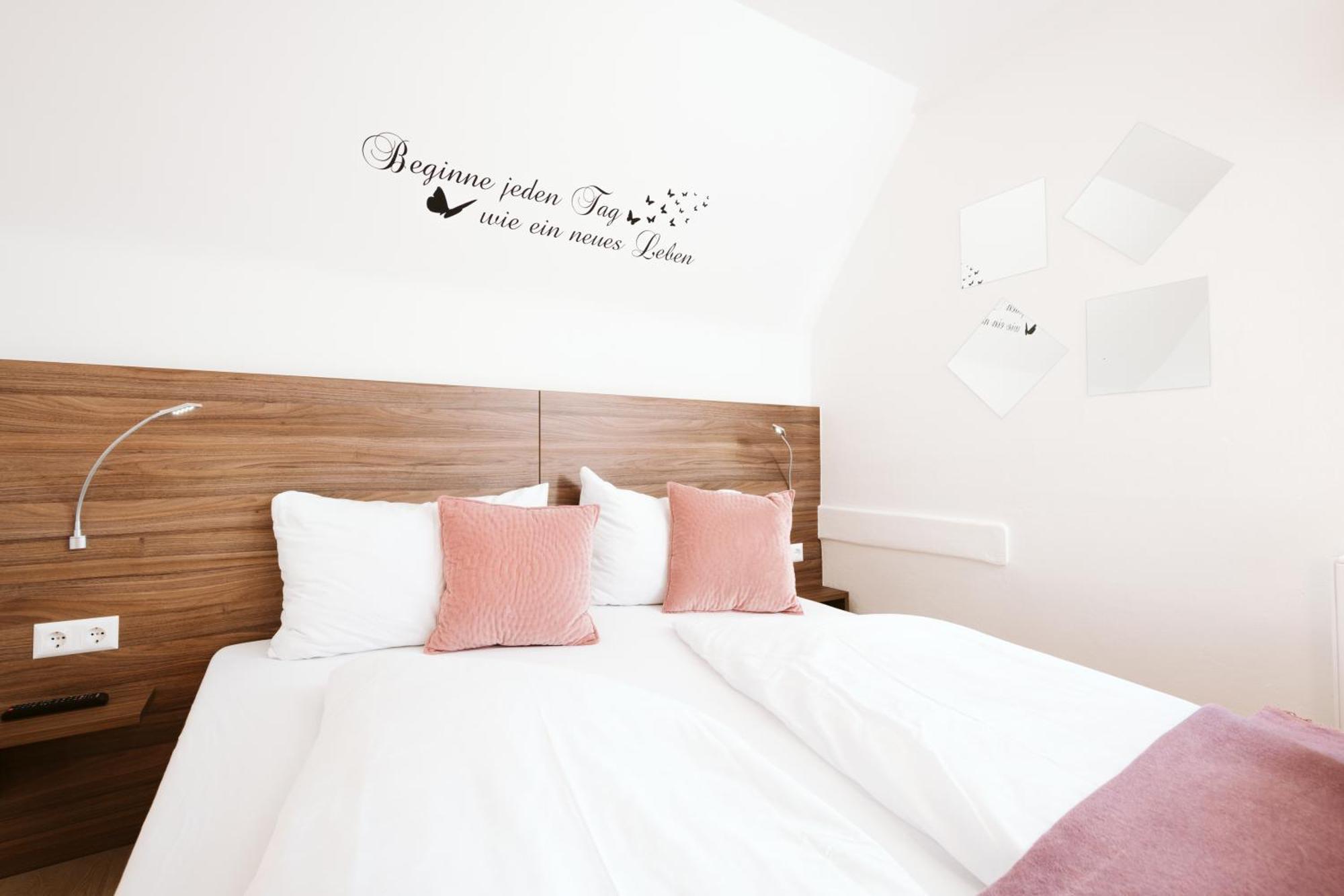 Haus Aussicht - Ferienwohnungen Velden フェルデン・アム・ヴェルターゼー 部屋 写真